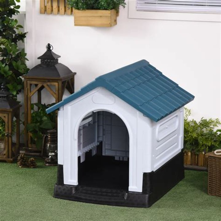 Are plastic dog kennels any good?
