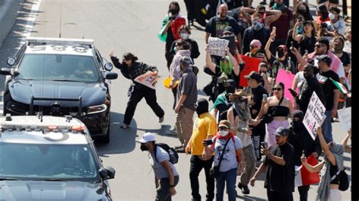Are there violent protests in Albuquerque?