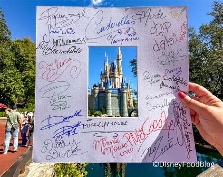 Can adults get autographs at Disney?