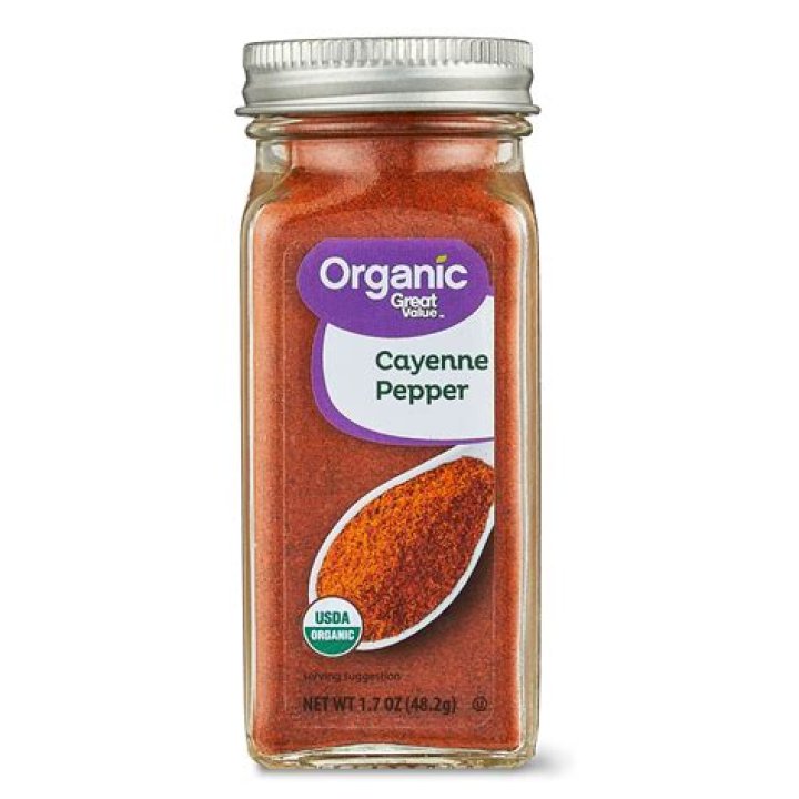Can I substitute Sriracha for cayenne pepper?