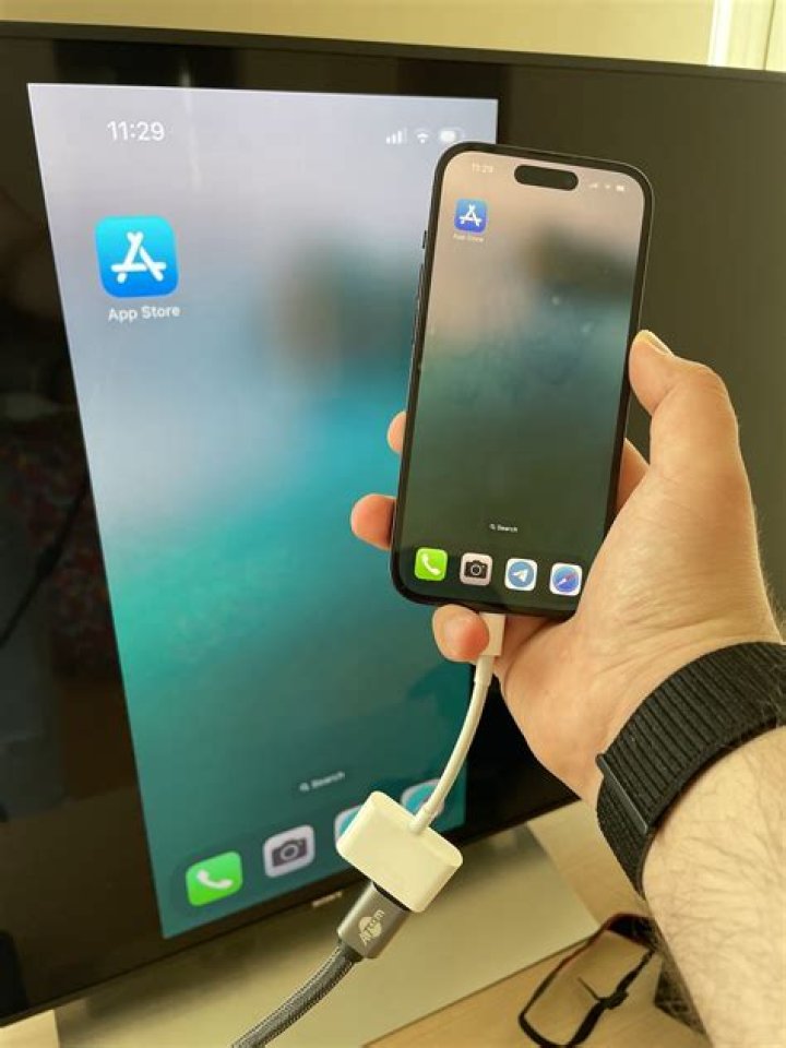 Can you connect iPhone to ps4 via Bluetooth?