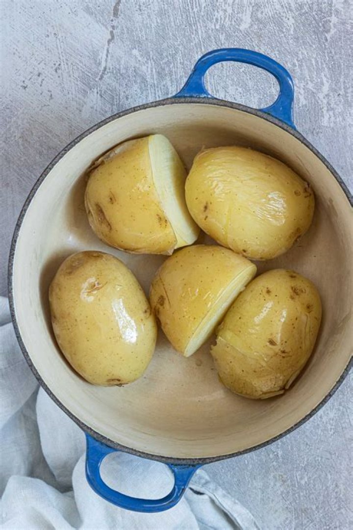 Can you eat boiled potatoes the next day?