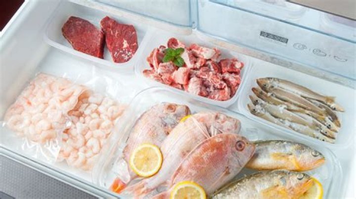 Can you keep raw fish in the fridge?
