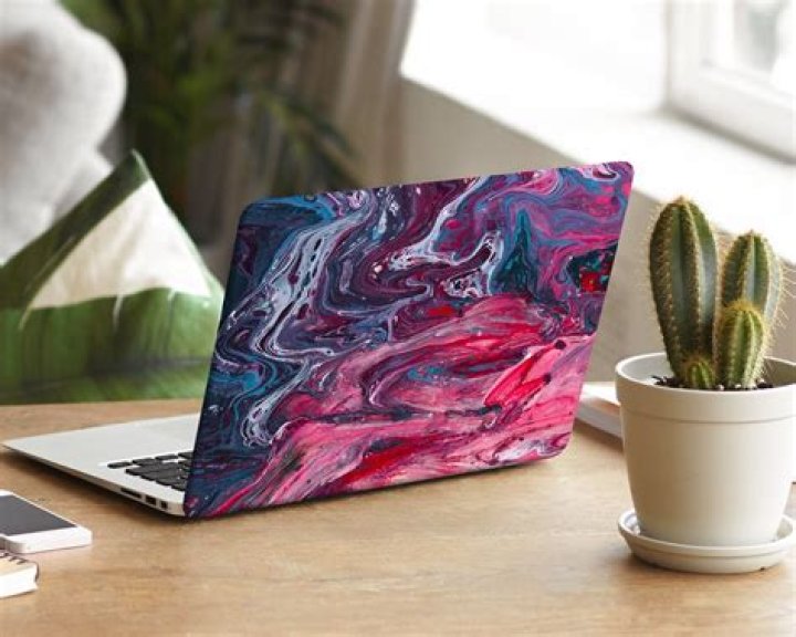 Can you paint a laptop cover?