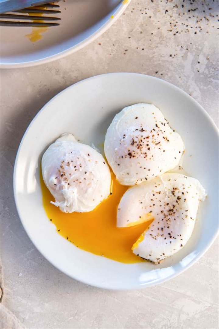 Can you poach eggs in Egglettes?