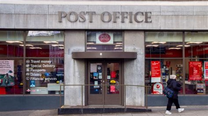 Can you register for selective service at the post office?