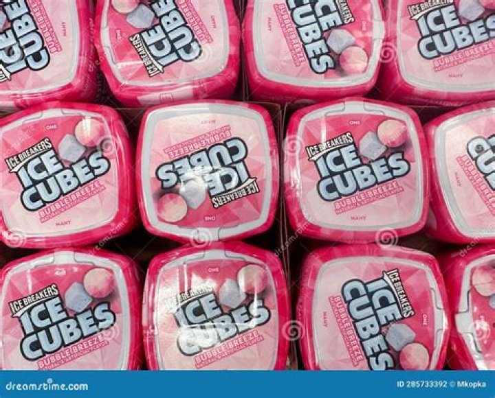 Can you swallow Ice Cubes gum?