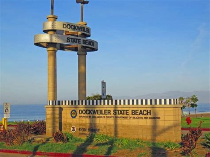Can you swim at Dockweiler Beach?