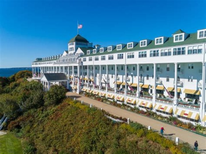 Can you tour Grand Hotel Mackinac Island?