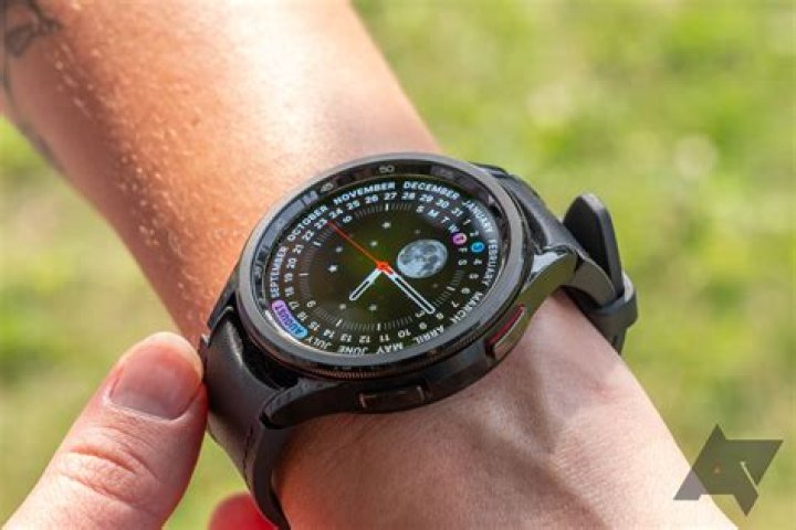 Can you wear a watch to the LSAT?