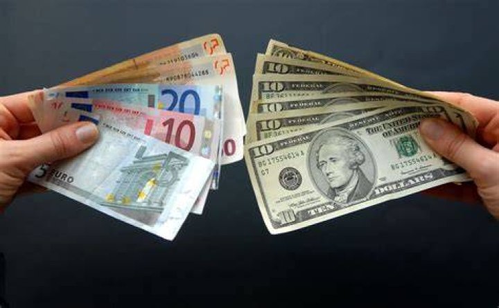 ¿Cuándo es un dólar en euros?