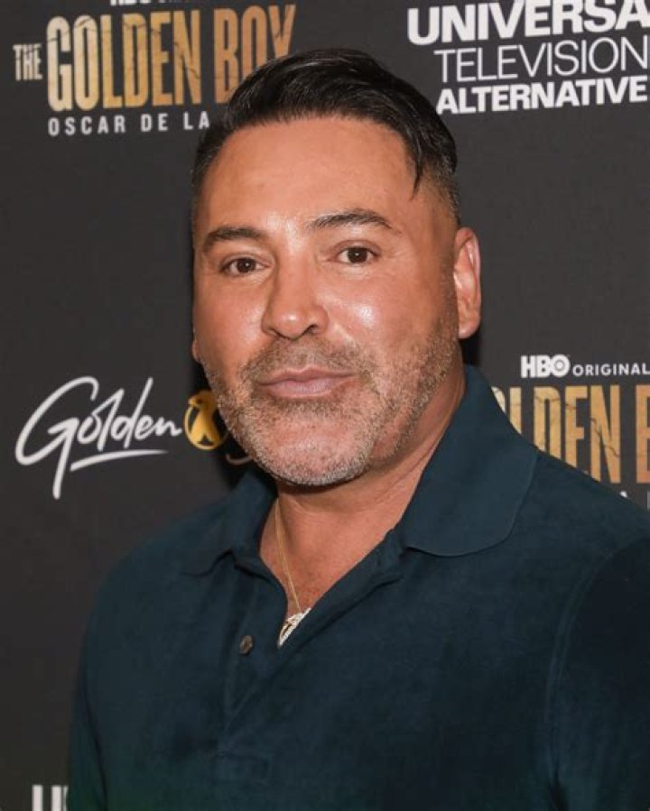 ¿Cuánto gana Óscar Dela Hoya como promotor?