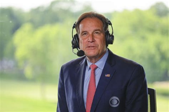 Did Jim Nantz play golf in college?