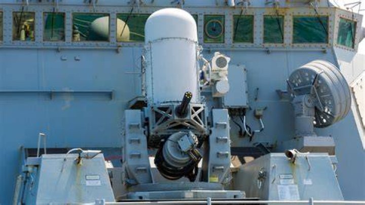 Do aircraft carriers have stabilizers?