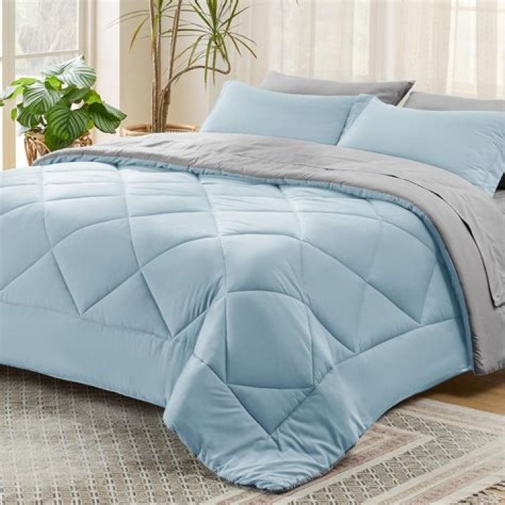 Do down comforters come in colors?