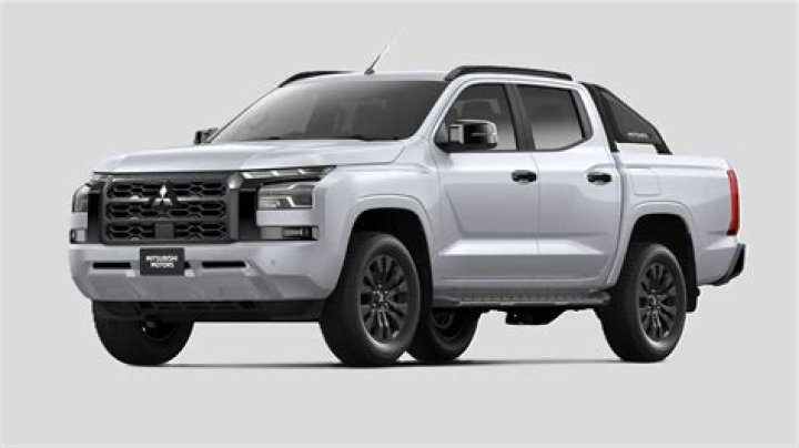 Does a Mitsubishi Triton have a timing belt?