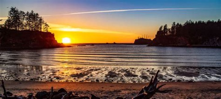 Does Amtrak go to Coos Bay Oregon?