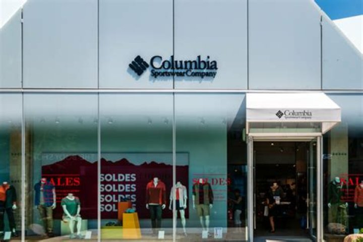 Does Columbia have outlet stores?