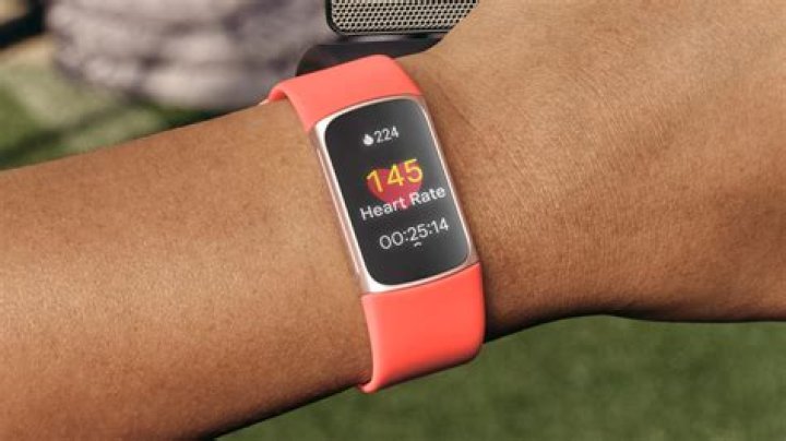 Does fitbit blaze have heart rate monitor?