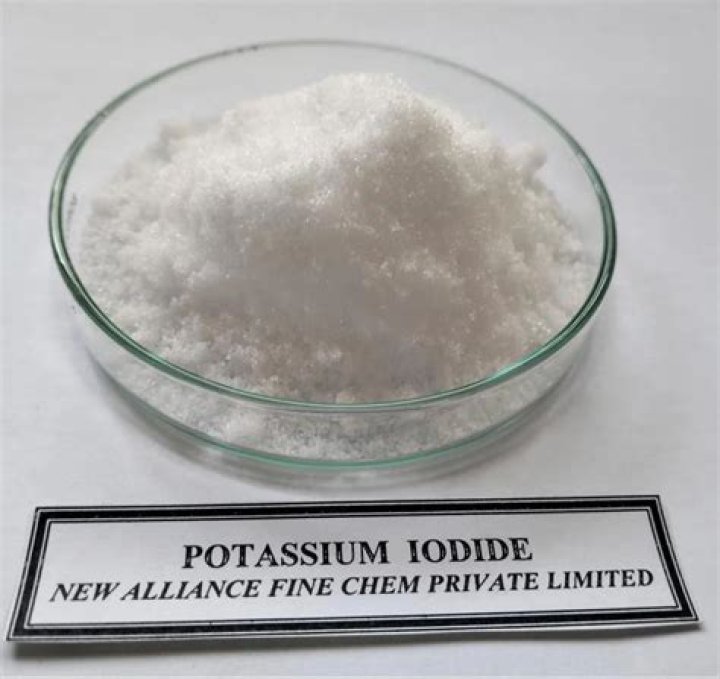 Does potassium iodide react with chlorine?