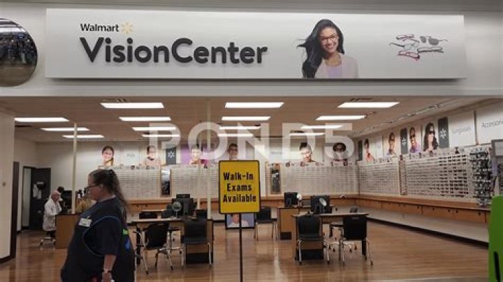 Does Walmart Vision Center take UnitedHealthcare?