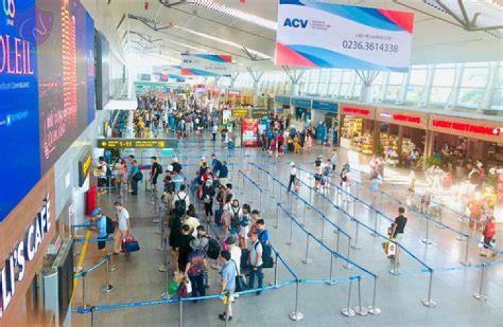 Does Washington have an international airport?