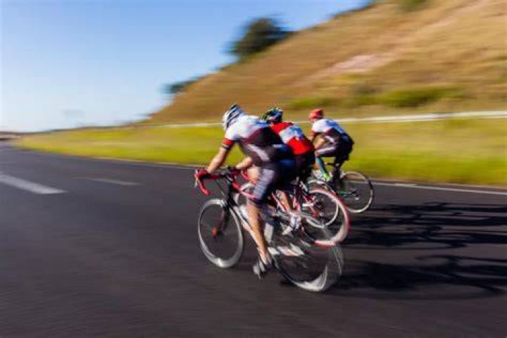 How do I find a cycling group?
