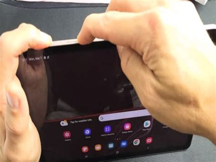 How do I fix unresponsive touch screen on Galaxy s8?