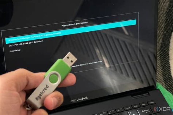 How do I format a Linux hard drive?