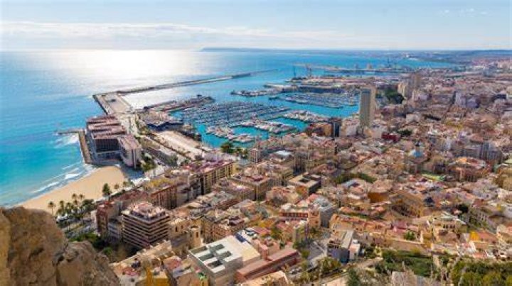 How do I get from Alicante to Valencia?