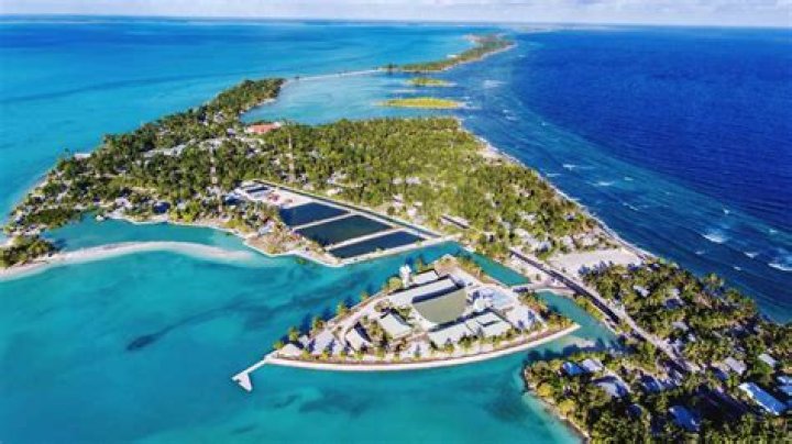 How do I get to Kiribati island?