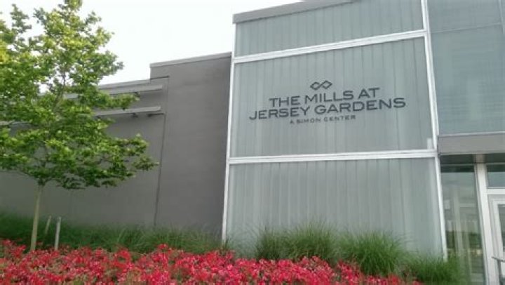 How do I get to the mills at Jersey Gardens?