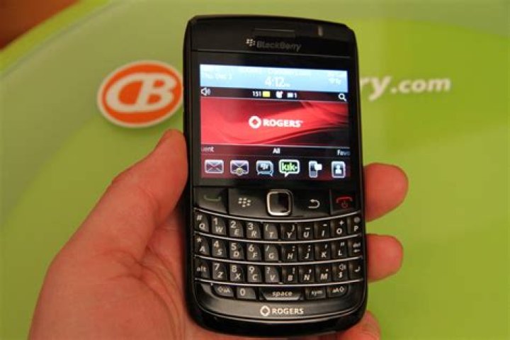 How do I setup email on my BlackBerry Bold?