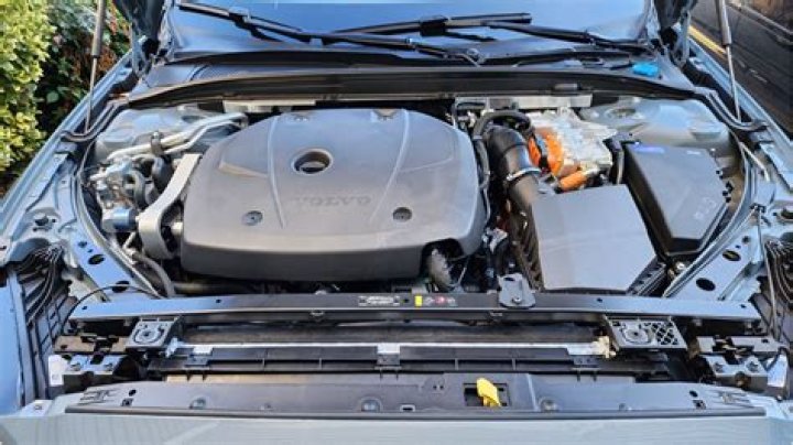 How do you charge a Volvo s60 battery?