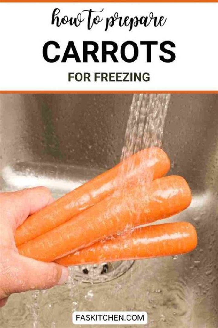 How do you freeze fresh carrots?