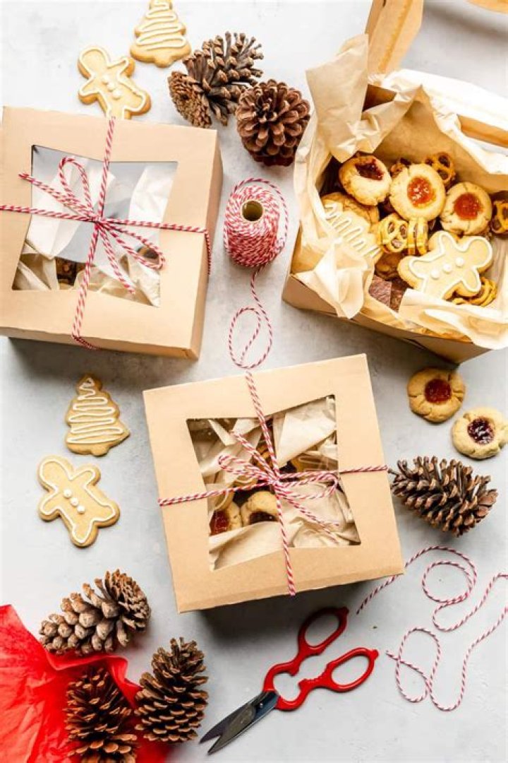 How do you make homemade cookies as a gift?