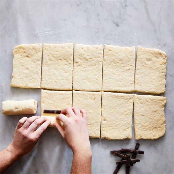 How do you make pain au chocolat from scratch?