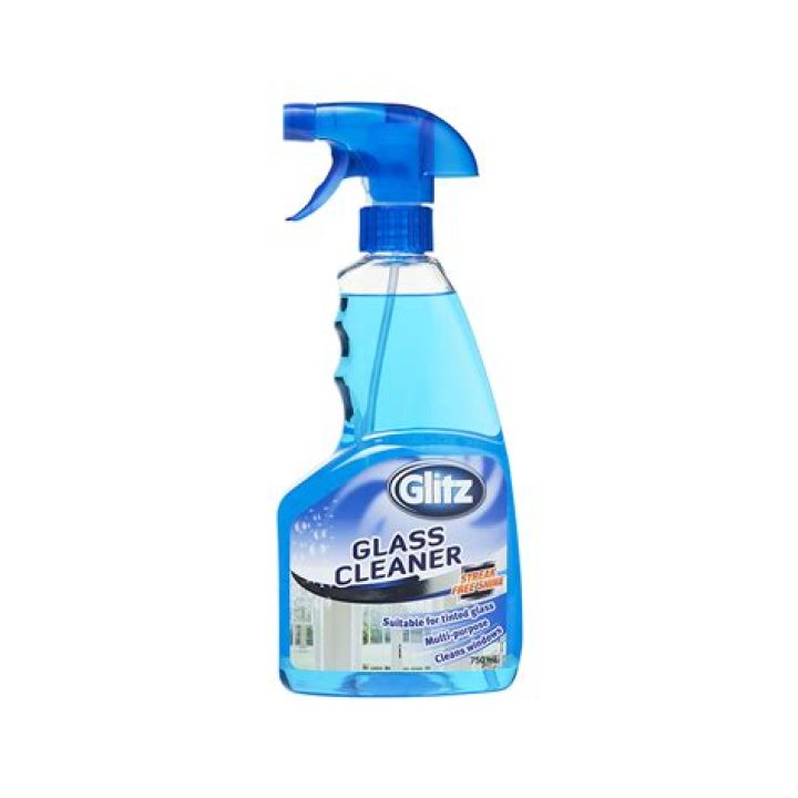 How do you use glitz glass cleaner?