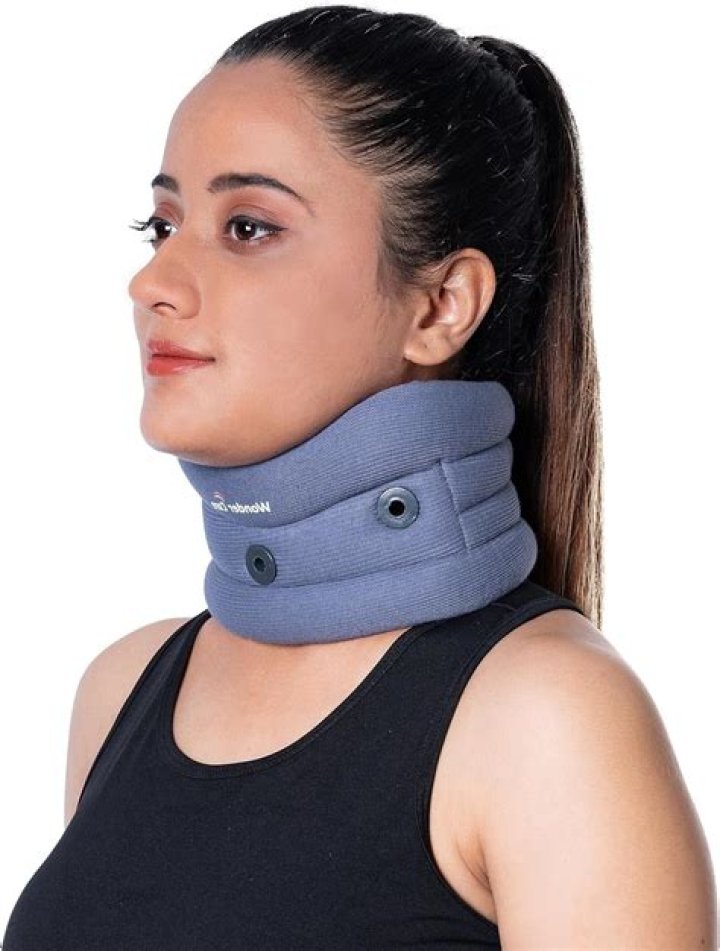 How do you wear a soft neck collar?