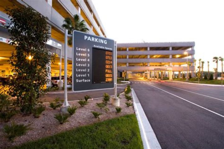 How does SunPass work at Tampa airport?