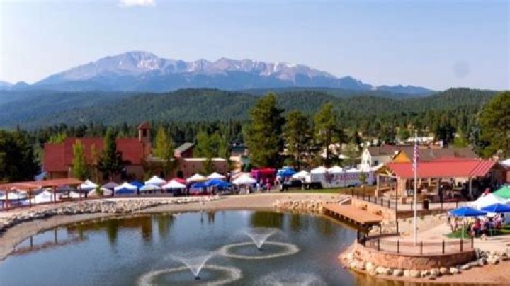 How far is Colorado Springs from Woodland Park?