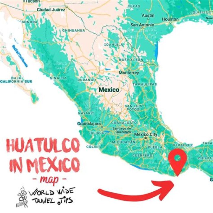 How far is Oaxaca from Huatulco?