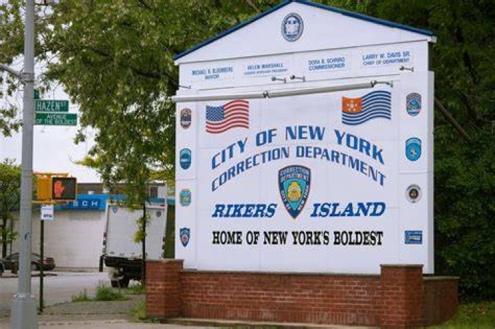 How long is a visit at Rikers Island?