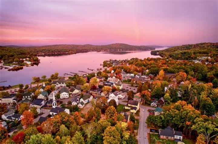 How many acres is Columbia Lake?