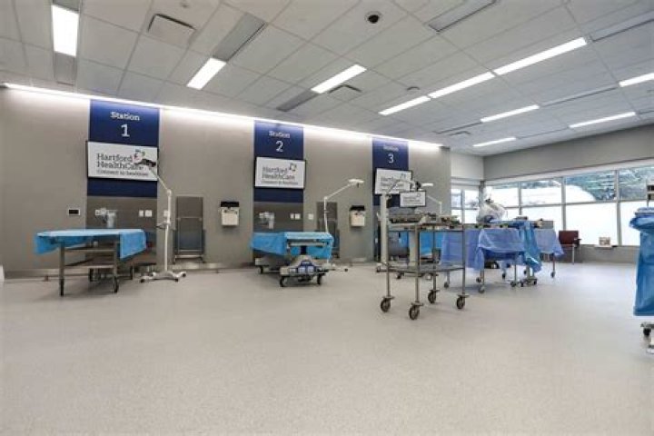 How many beds does Baptist Medical Center San Antonio have?