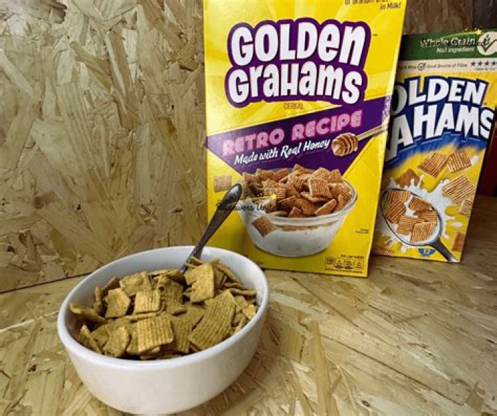 How many calories are in a bowl of Golden Grahams?