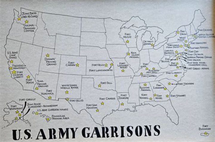 How many military installations are in South Carolina?