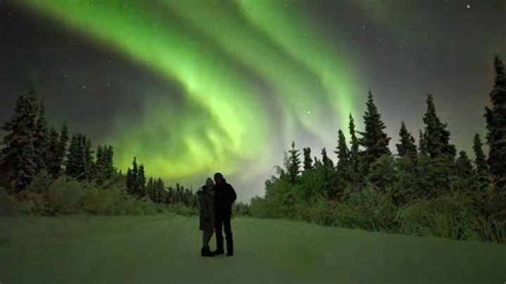 How many months does it stay dark in Alaska?