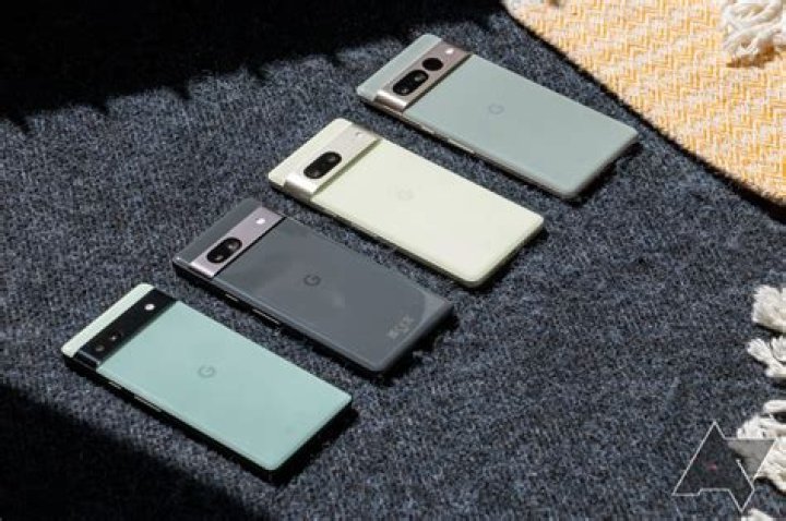 How many pixel phones sold 2020?