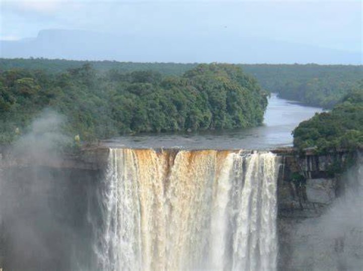 How many waterfalls does Guyana have?
